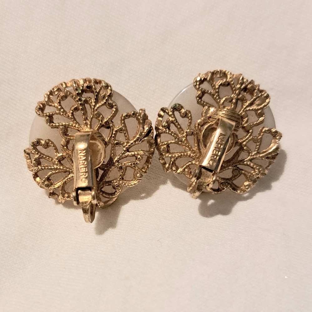 Vintage Napier 1950 Goldtone White Monglow Clip Back Earring - Picture 4 of 5